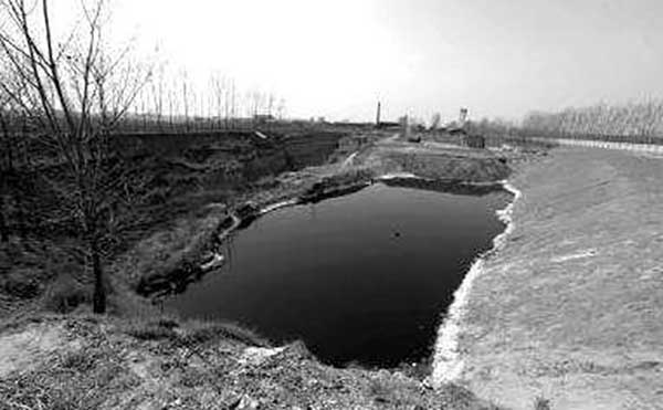 污水坑威脅水源 污水坑威脅水源